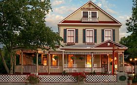 Cedar House Inn